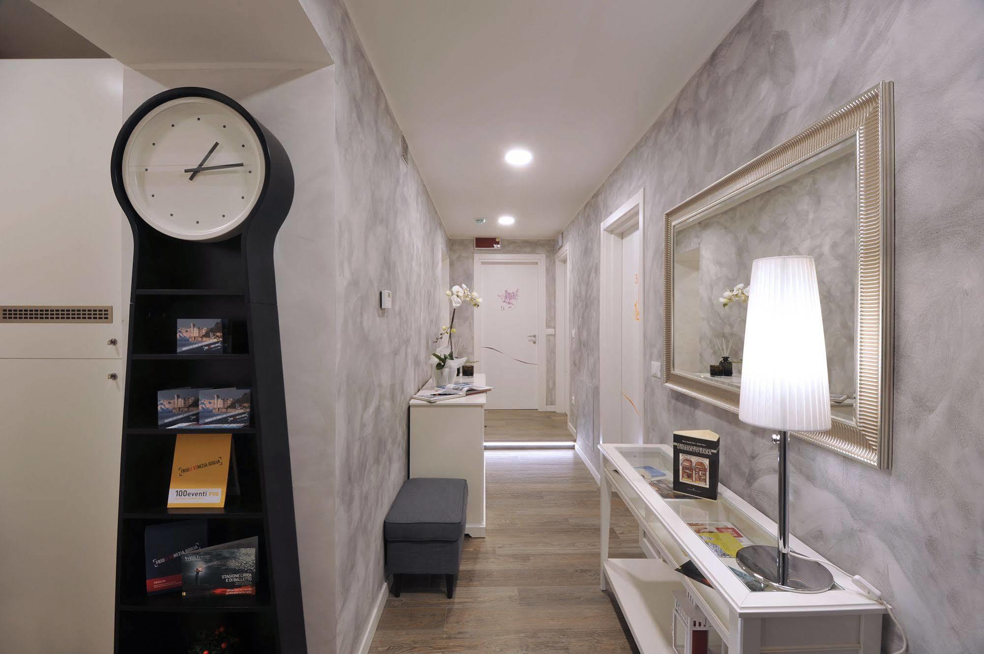 Residenza Corso Saba 호텔 트리에스테 외부 사진